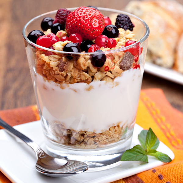 Yougurt with Granola and Berries